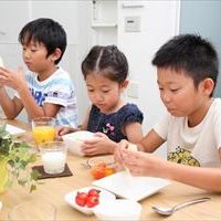 子どものしつけ|ご飯の時にこれだけは教えたい3つのこと 子どものしつけ|ご飯の時にこれだけは教えたい3つのこと